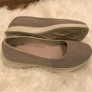 Skechers Gogo Max Go Step Lite